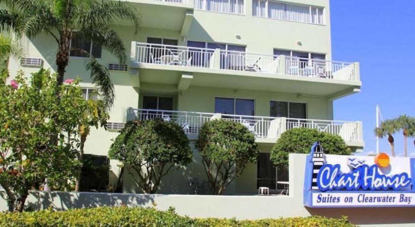 Motel Chart House And Marina