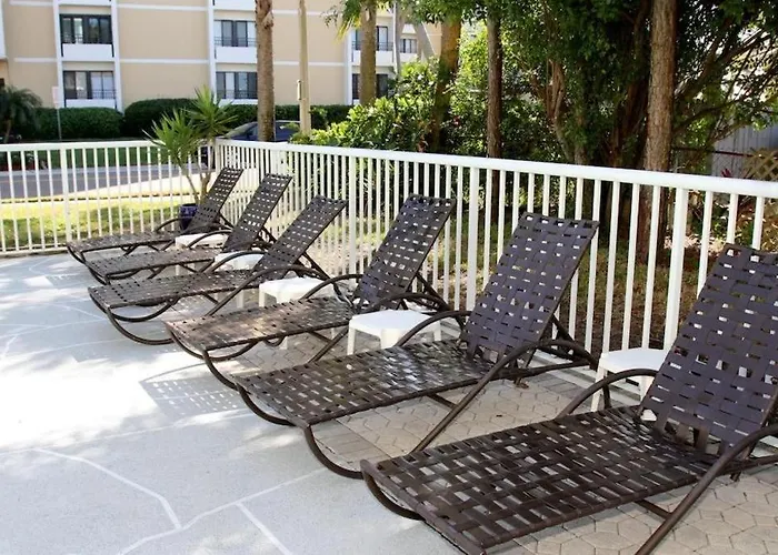 Chart House Suites And Marina